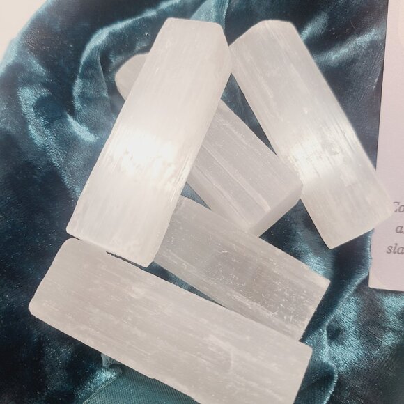 Selenite Crystal Sticks – Cleansing & Charging - Set of 5✨ - Picture 3 of 5